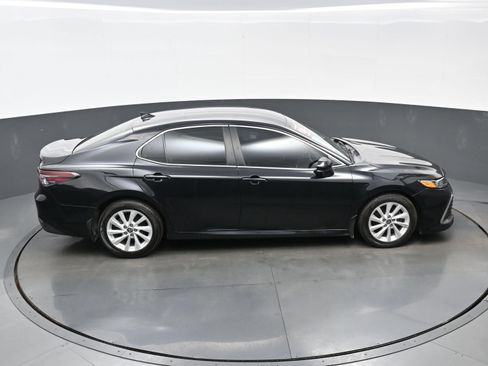Used 2022 Toyota Camry LE FWD image 40