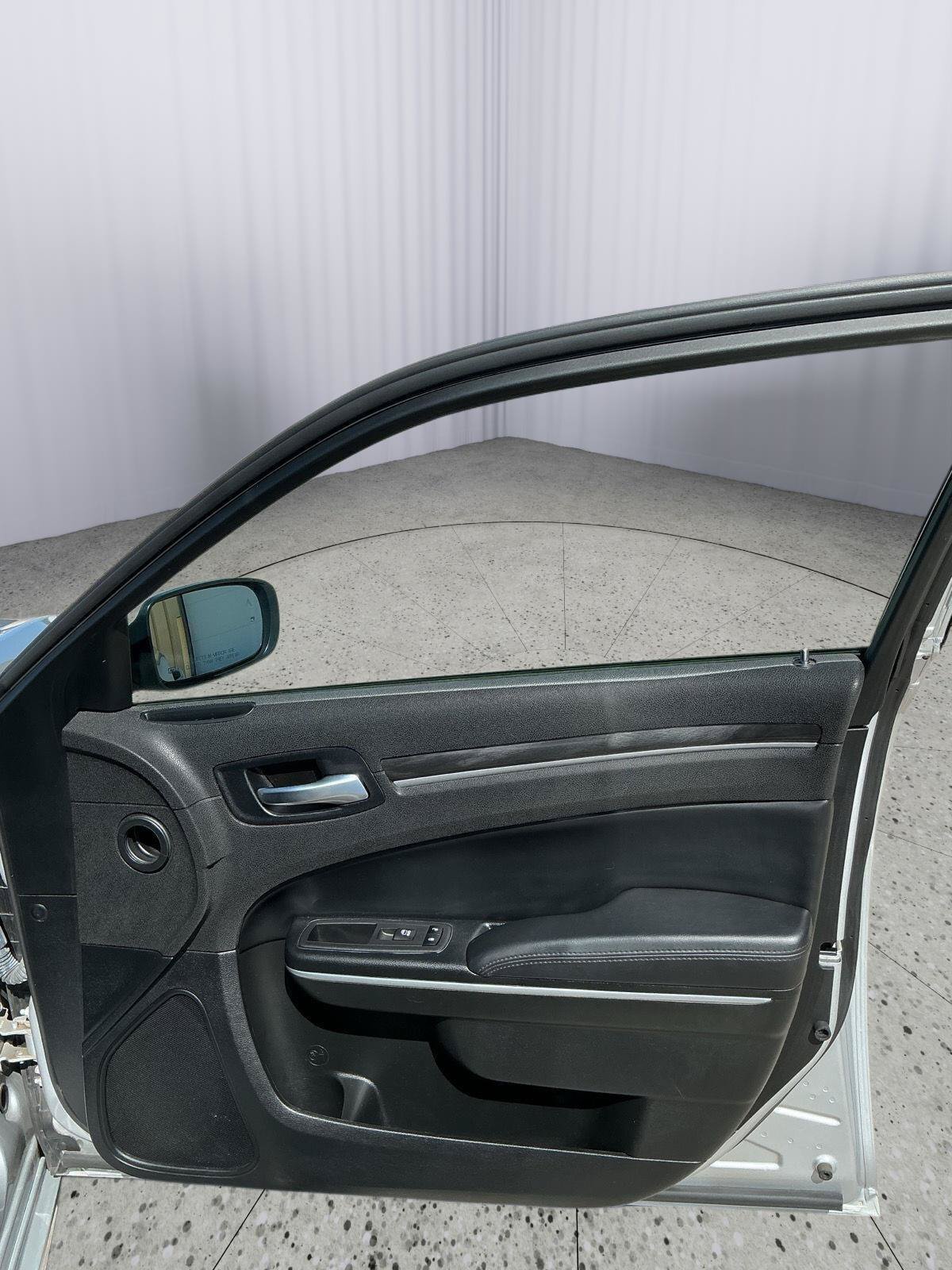 Used 2022 Chrysler 300 Touring L RWD image 26