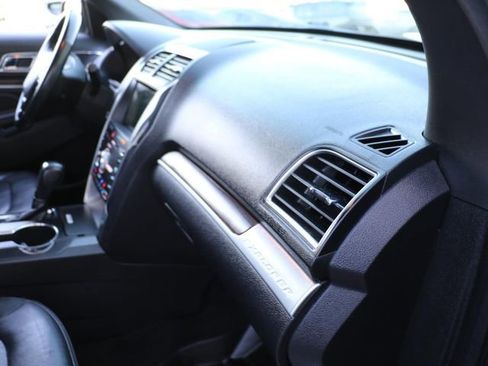 Used 2018 Ford Explorer Limited AWD/4WD image 10