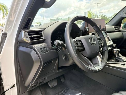 Used 2024 Lexus LX 600 4WD w/ Appearance Package image 20
