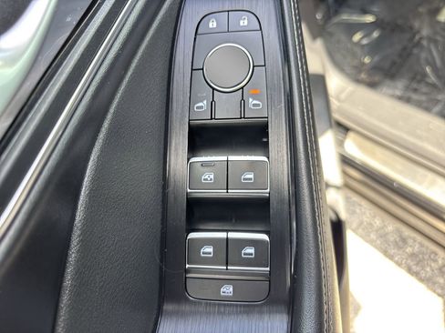 Used 2021 Nissan Rogue Platinum image 18