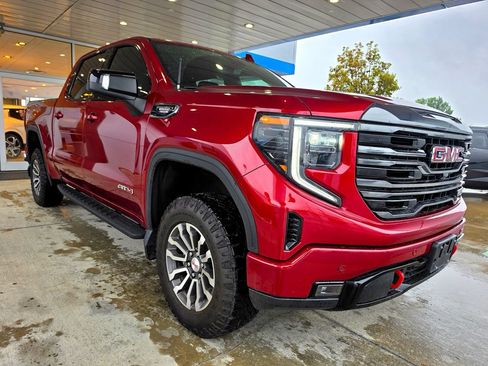 Used 2023 GMC Sierra 1500 AT4 w/ Technology Package AWD/4WD image 17