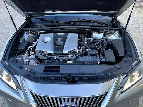 Used 2021 Lexus ES 300h w/ ES 300h Ultra Luxury Package FWD image 30