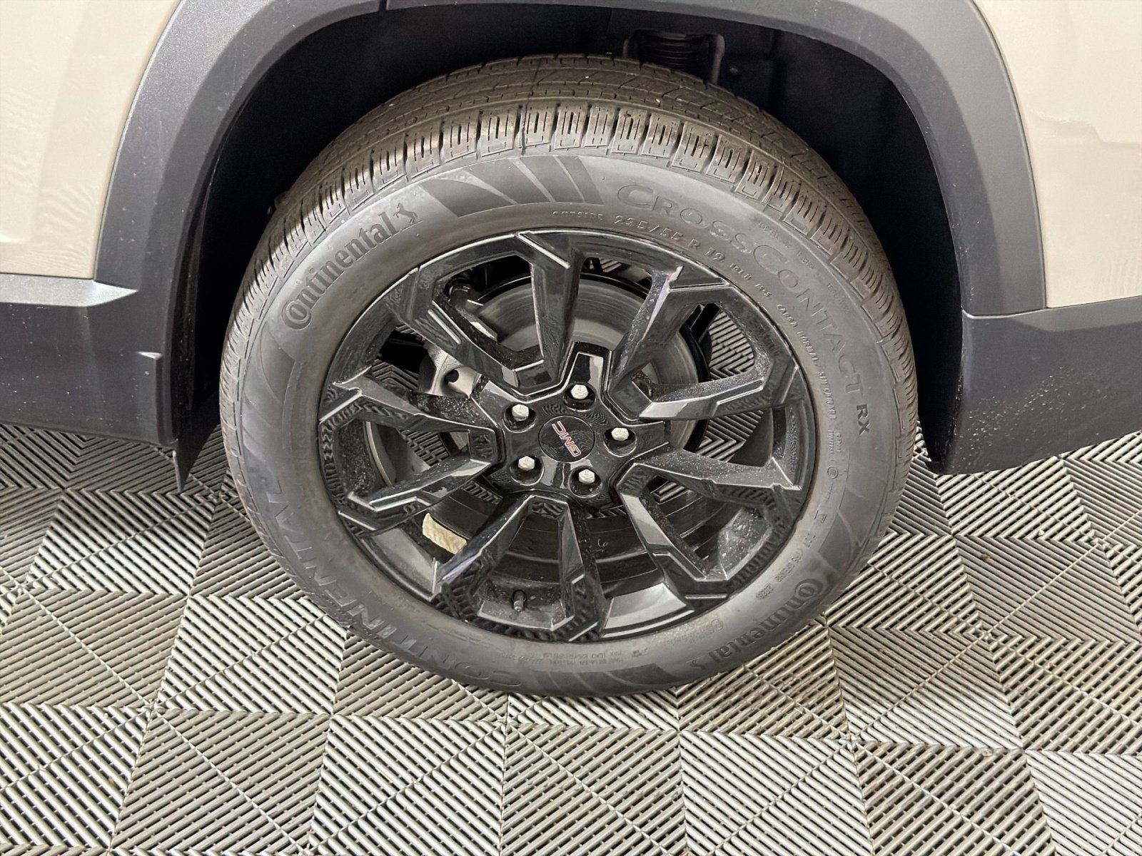 New 2027 GMC Terrain Elevation w/ Elevation Premium Package AWD/4WD image 12