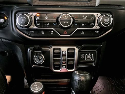 Used 2021 Jeep Gladiator Sport AWD/4WD image 26