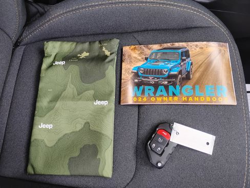 Used 2024 Jeep Wrangler Sport S image 34