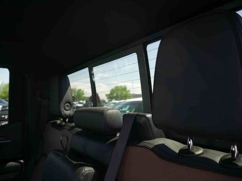 Used 2024 Chevrolet Silverado 1500 High Country w/ High Country Premium Package image 18