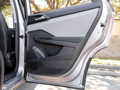 Used 2022 Volkswagen Taos SE image 59