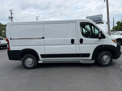 Used 2025 RAM ProMaster 2500 w/ U-Haul Equipment Group FWD image 4