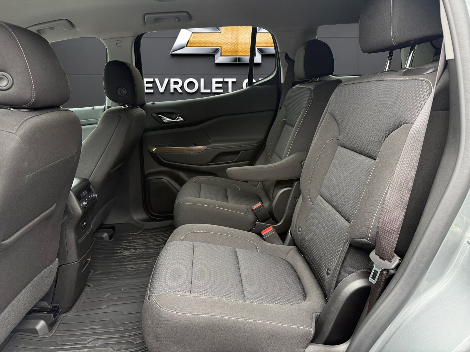 Used 2023 GMC Acadia SLE AWD/4WD image 19