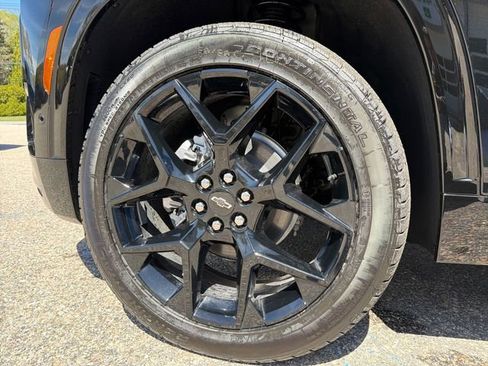 New 2026 Chevrolet Traverse RS w/ LPO, Floor Liner Package AWD/4WD image 25