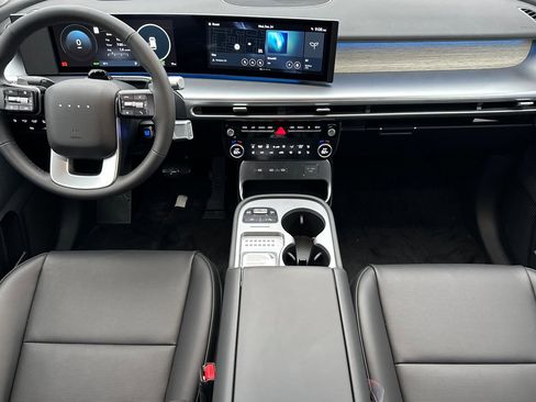 New 2026 Hyundai Ioniq 9 SEL w/ Tow & Go Package AWD/4WD image 13