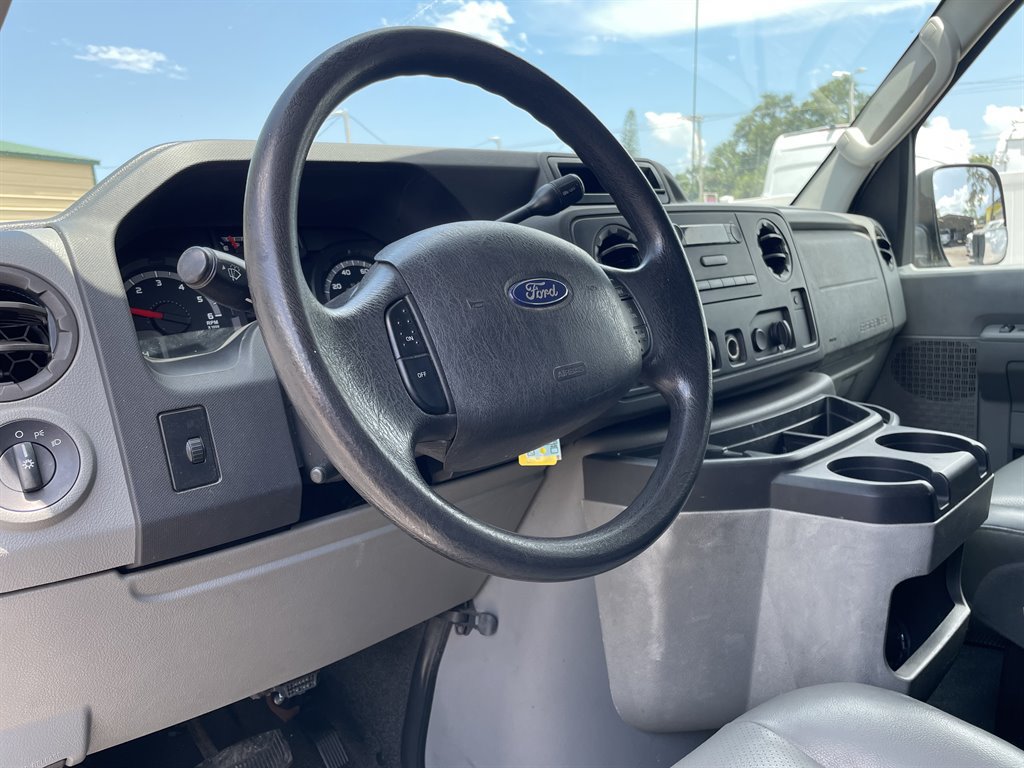 Used 2009 Ford E-250 and Econoline 250 Extended RWD image 15
