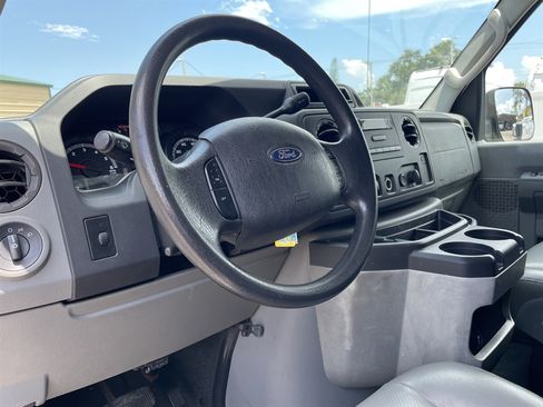 Used 2009 Ford E-250 and Econoline 250 Extended RWD image 15