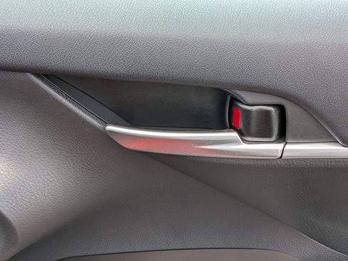 Used 2023 Toyota Camry LE image 33