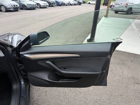 Used 2022 Tesla Model 3 Standard Range RWD image 13