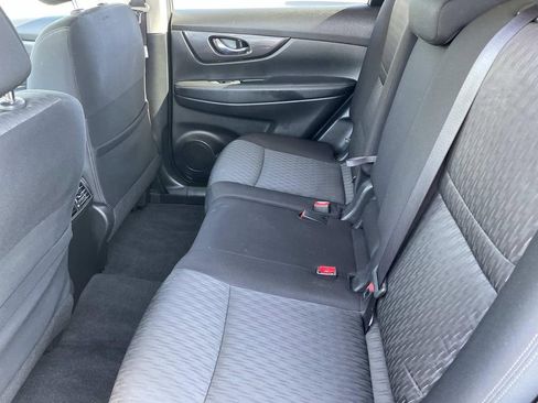 Used 2020 Nissan Rogue SV image 25