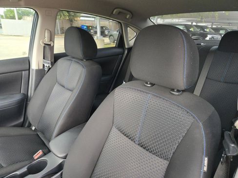 Used 2018 Nissan Sentra SR w/ SR Midnight Edition Package FWD image 9