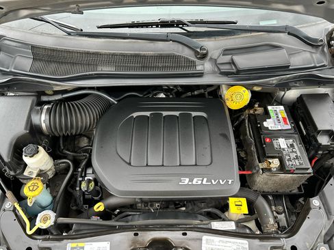 Used 2019 Dodge Grand Caravan GT image 28