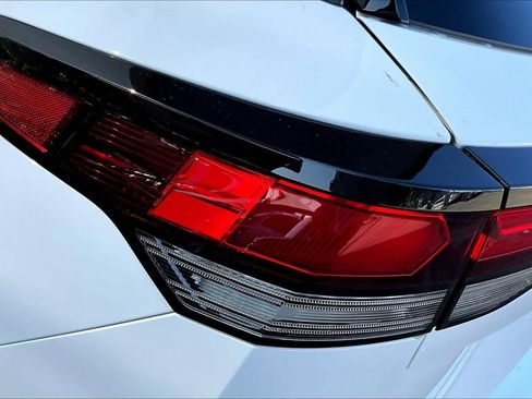 New 2026 Volkswagen Tiguan SE FWD image 14