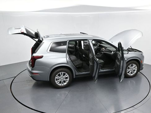 Certified 2025 Cadillac XT6 Luxury FWD image 37