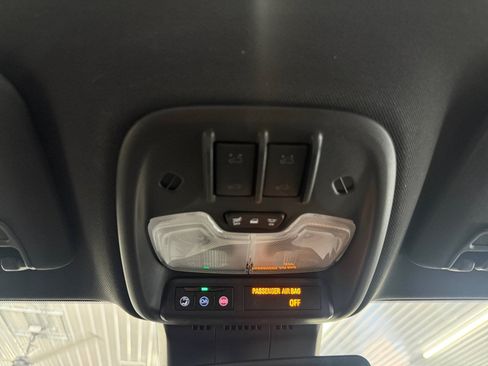 Used 2023 Chevrolet Colorado ZR2 AWD/4WD image 19