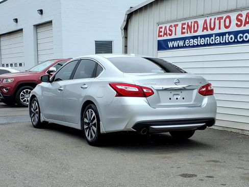 Used 2016 Nissan Altima 2.5 SV w/ Convenience Package FWD image 3
