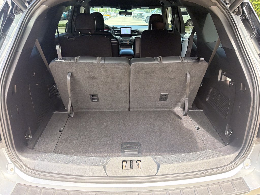 Used 2020 Ford Explorer XLT w/ Equipment Group 202A RWD image 32