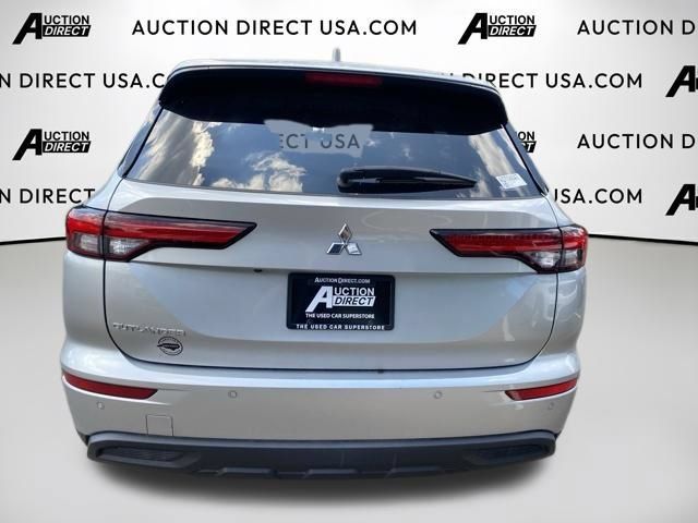 Used 2024 Mitsubishi Outlander ES AWD/4WD image 5