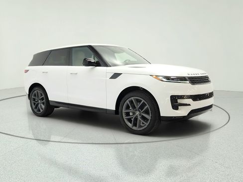 Used 2025 Land Rover Range Rover Sport SE AWD/4WD image 3