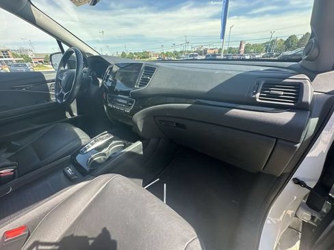 Used 2022 Honda Pilot Touring image 32