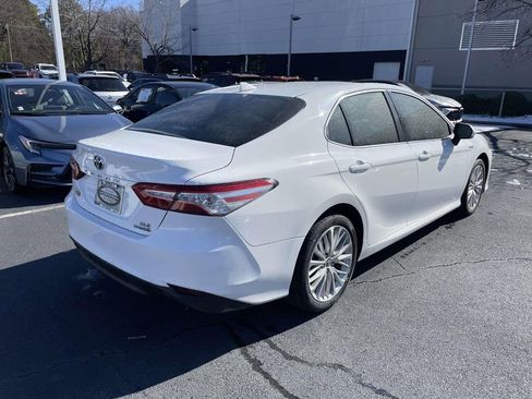 Used 2020 Toyota Camry XLE image 10