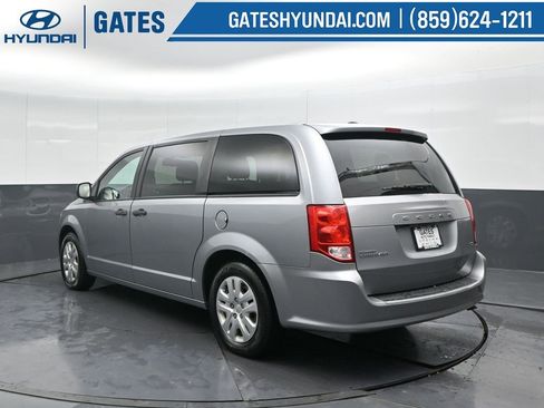 Used 2019 Dodge Grand Caravan SE w/ UConnect Hands-Free Group image 8