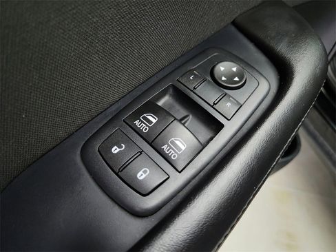 Used 2016 Dodge Challenger R/T image 16