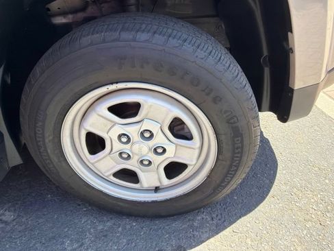 Used 2017 Jeep Patriot Sport FWD image 2