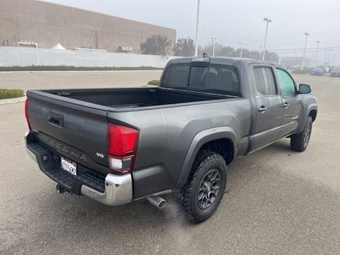 Used 2018 Toyota Tacoma SR5 image 5