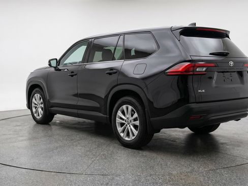 Used 2025 Toyota Grand Highlander FWD image 6