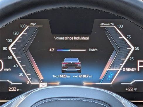 Used 2025 BMW i7 eDrive50 w/ Premium Package RWD image 11