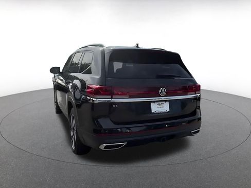 Used 2025 Volkswagen Atlas SE AWD/4WD image 11