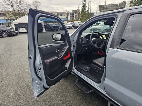 Used 2025 Nissan Frontier PRO-4X w/ Pro Premium Package image 21