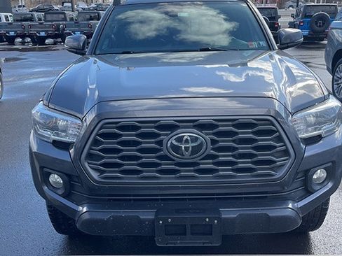 Used 2021 Toyota Tacoma TRD Off-Road image 2