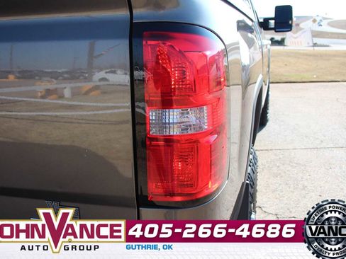 Used 2015 GMC Sierra 2500 Denali w/ Duramax Plus Package image 13