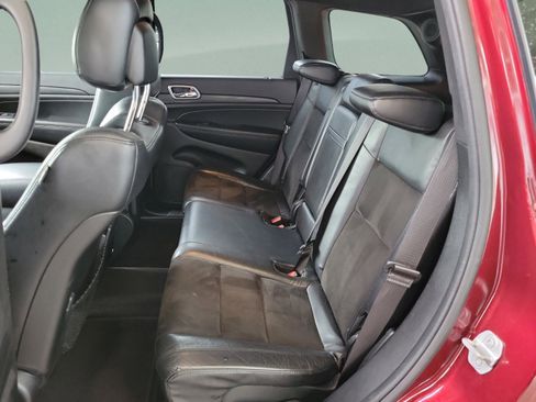 Used 2019 Jeep Grand Cherokee Laredo w/ Laredo X Package image 29