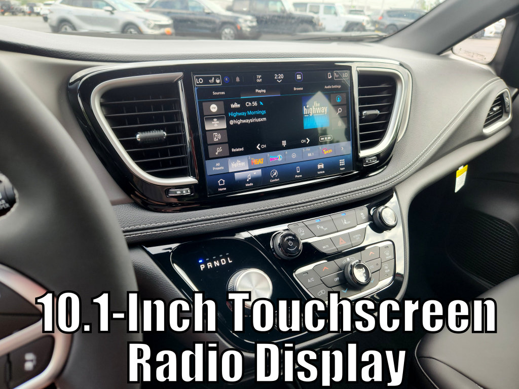New 2027 Chrysler Pacifica Select FWD image 4