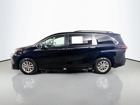 Used 2026 Toyota Sienna XLE AWD/4WD image 4