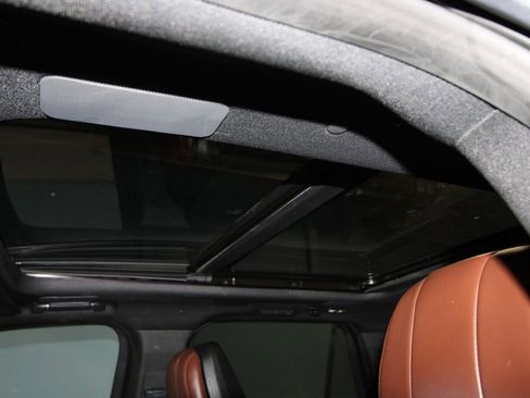 Used 2025 Lincoln Navigator Reserve AWD/4WD image 21