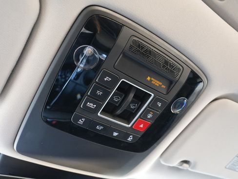 Used 2025 Kia Carnival SX FWD image 39
