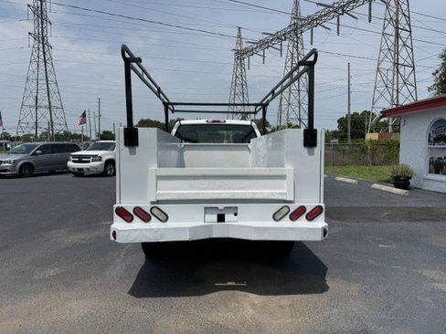 Used 2005 GMC Sierra 2500 W/T RWD image 5