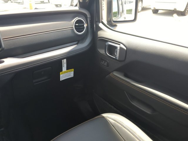 New 2026 Jeep Wrangler Unlimited Sahara AWD/4WD image 19