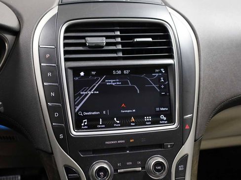 Used 2016 Lincoln MKX Reserve w/ Climate Package image 30